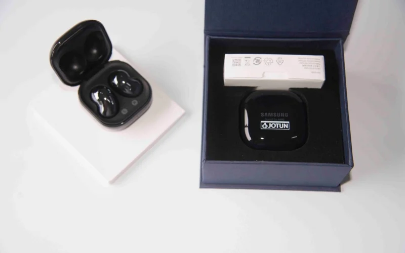 Tai nghe Bluetooth hiện đại 
