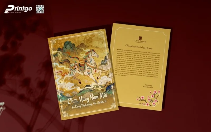 Mẫu thiệp chúc mừng năm mới con ngựa màu vàng 