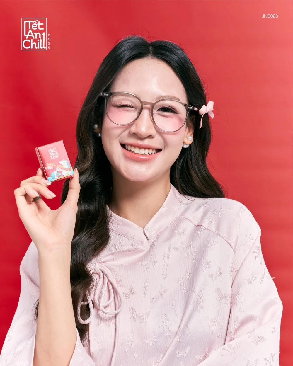 Hộp đựng quà tết kính mắt Anna trong chiến dịch "Tết An Chill