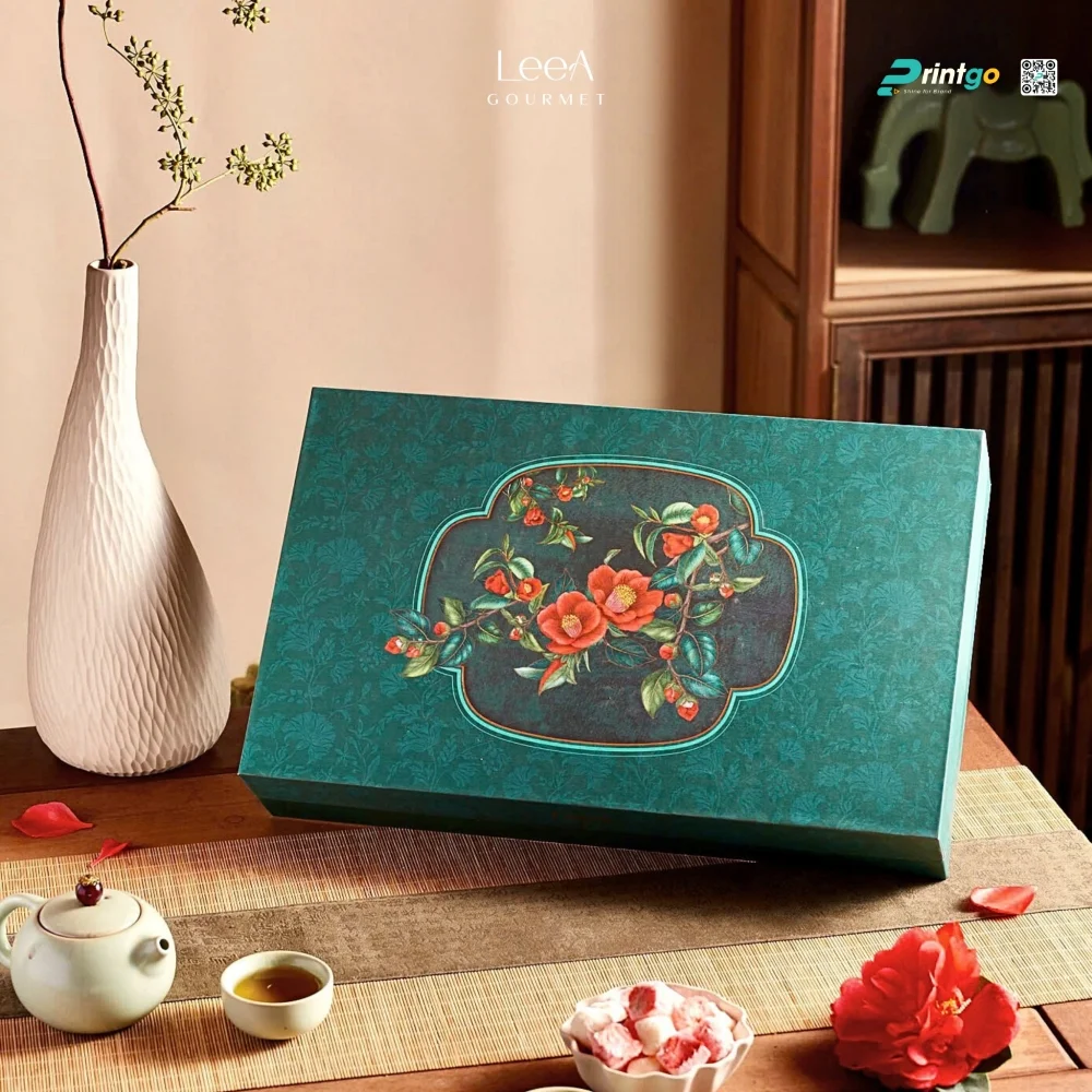Hộp quà tết lấy ý tưởng từ loài hoa nở rực rỡ và may mắn trong mùa xuân