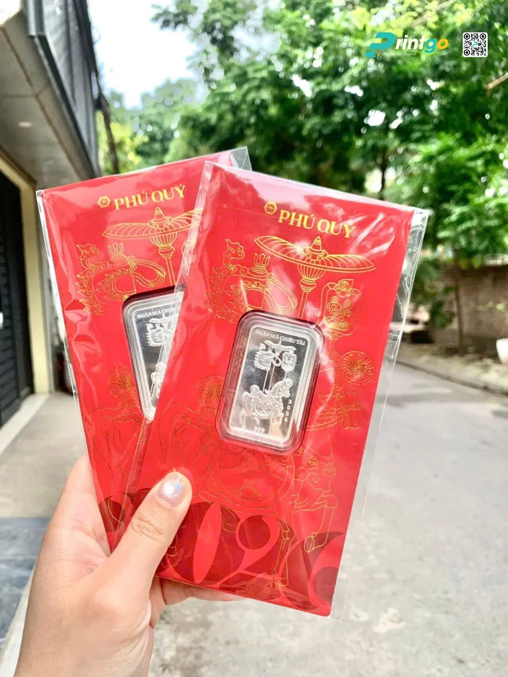 Hình ảnh của những thỏi bạc Phú Quý được chia sẻ rầm rộ trên các kênh mạng xã hội