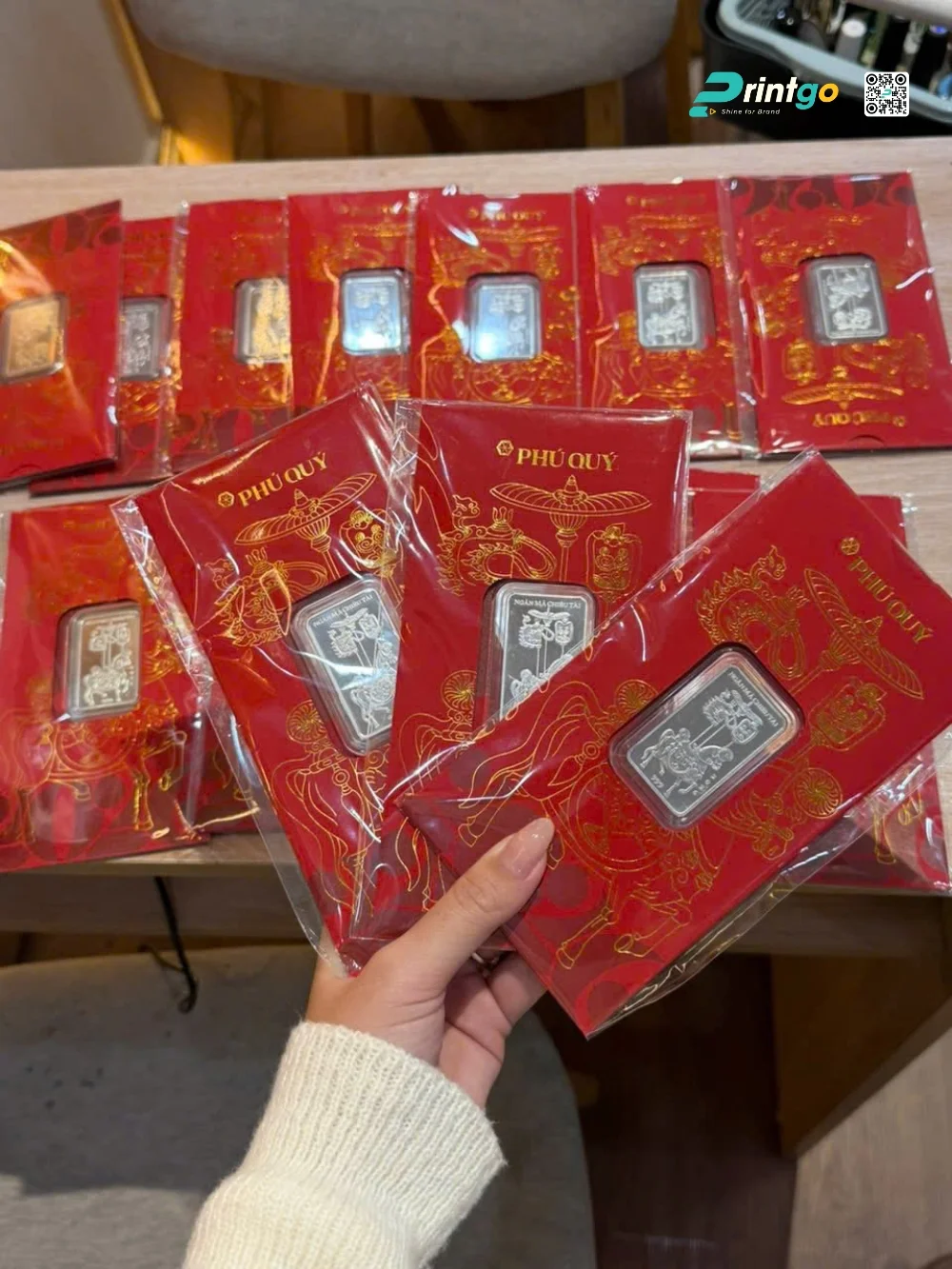 Ngân Mã Phi Thiên với thiết kế dân gian thu hút người mua