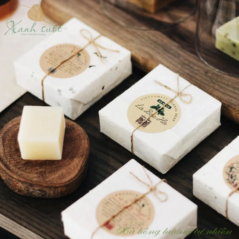 Quà 8/3 cho đồng nghiệp nữ tinh tế, phù hợp công sở