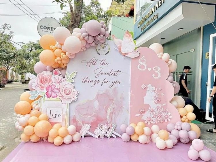 Vì sao nên đầu tư backdrop ngày 8/3 cho sự kiện?