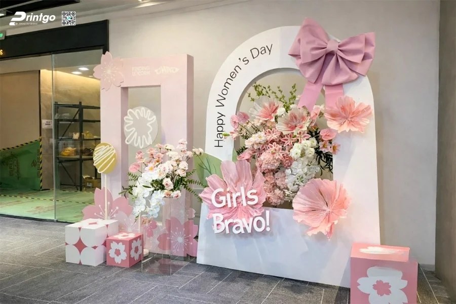 Mẫu backdrop sự kiện 8/3 đẹp được nhiều doanh nghiệp lựa chọn
