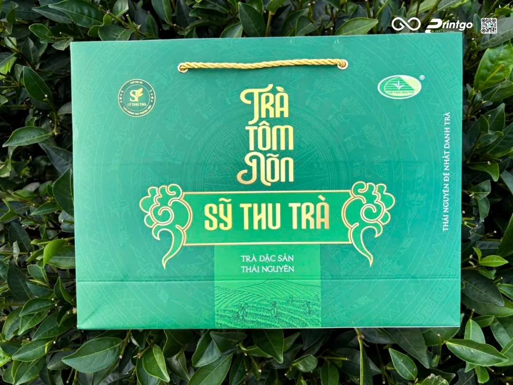 Túi giấy tạo nên sự đồng bộ cho Hộp đựng trà Sỹ Thu Trà