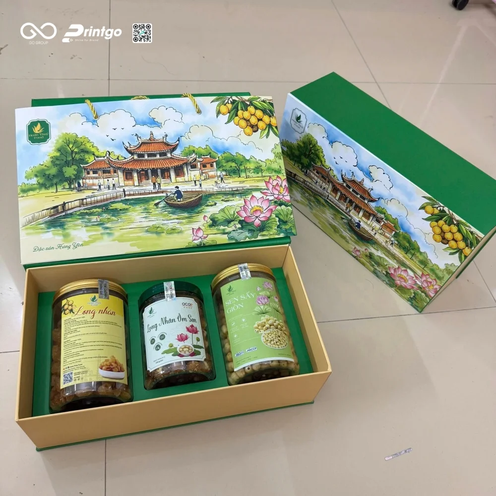 Hộp đựng đặc sản Hưng Yên Hoán Thuý Food với phụ kiện đồng bộ