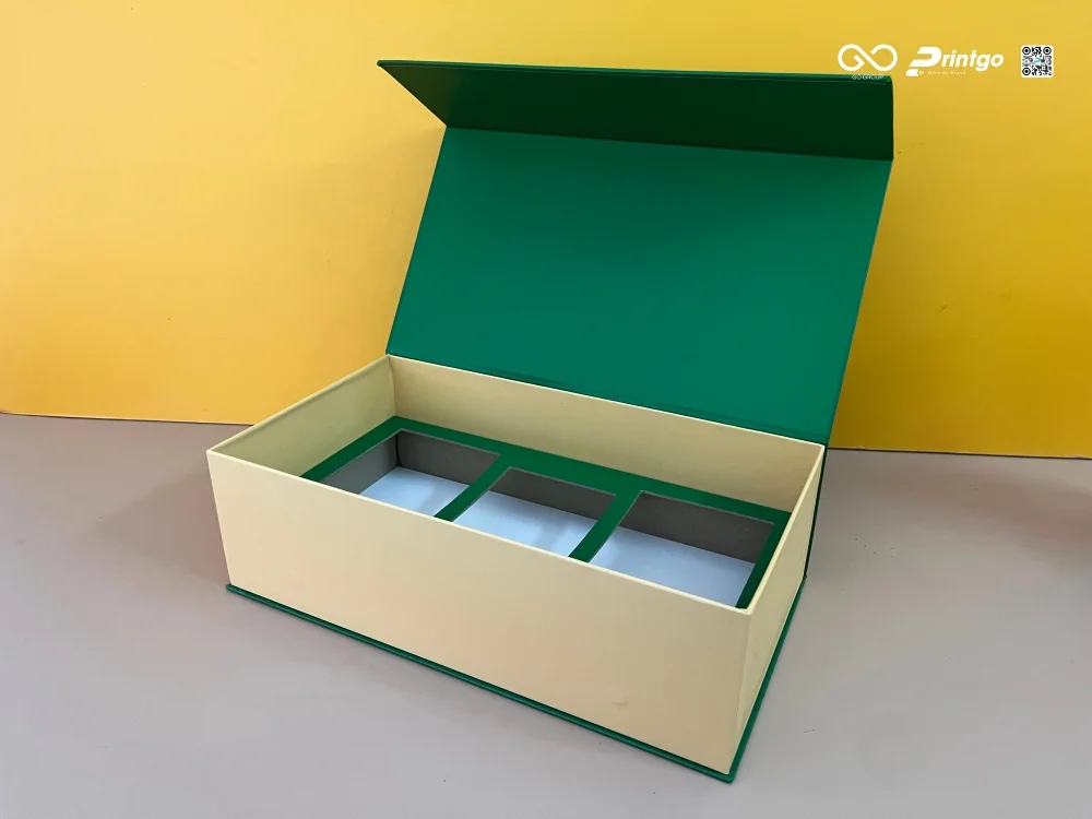 Hộp đựng đặc sản Hưng Yên sử dụng quy cách hộp nam châm cạnh sang trọng