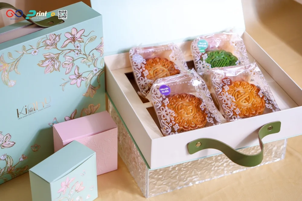 Hộp bánh trung thu Kim Như Bakery với vẻ đẹp nhẹ nhàng thanh tao