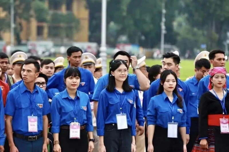 Phát động các phong trào thi đua học tập và rèn luyện