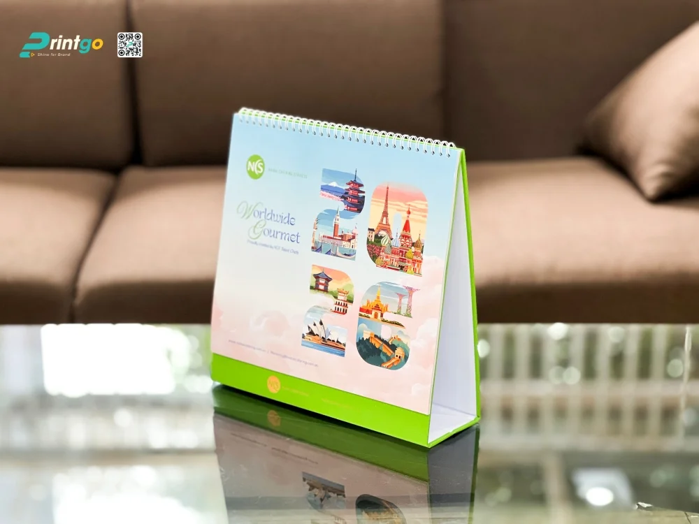 Ấn phẩm lịch để bàn được triển khai theo quy cách lịch chữ A