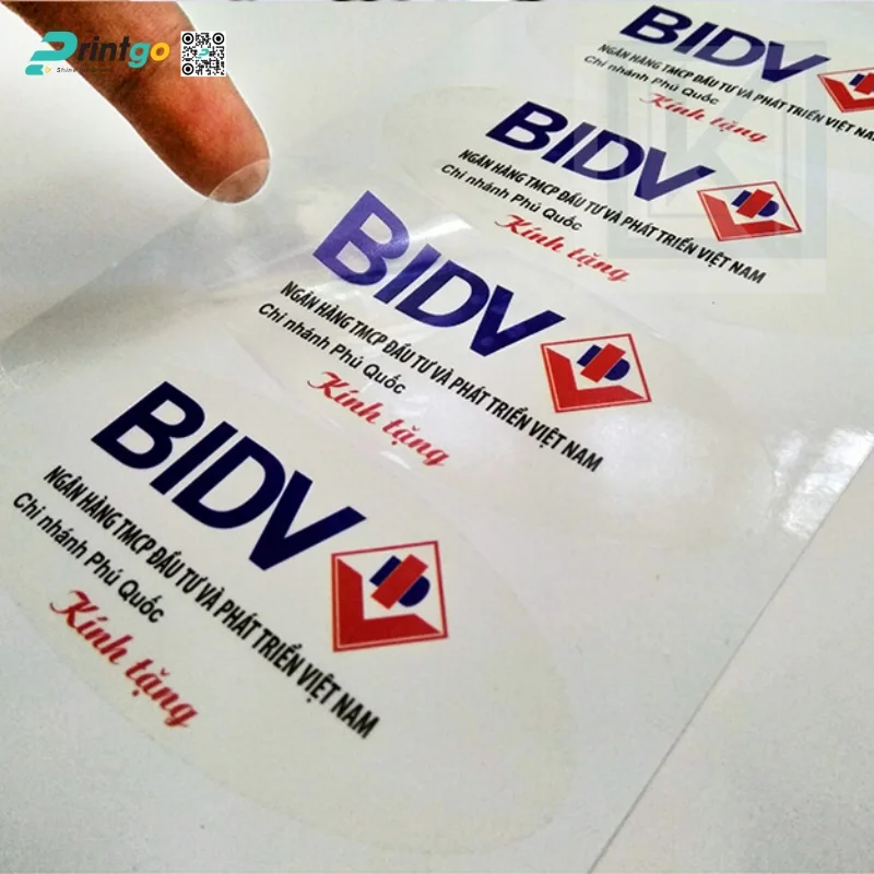 Tem decal nhựa trong nâng cao hình ảnh nhận diện