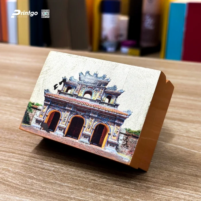 Hộp sơn mài với thiết kế lăng tẩm tại Huế