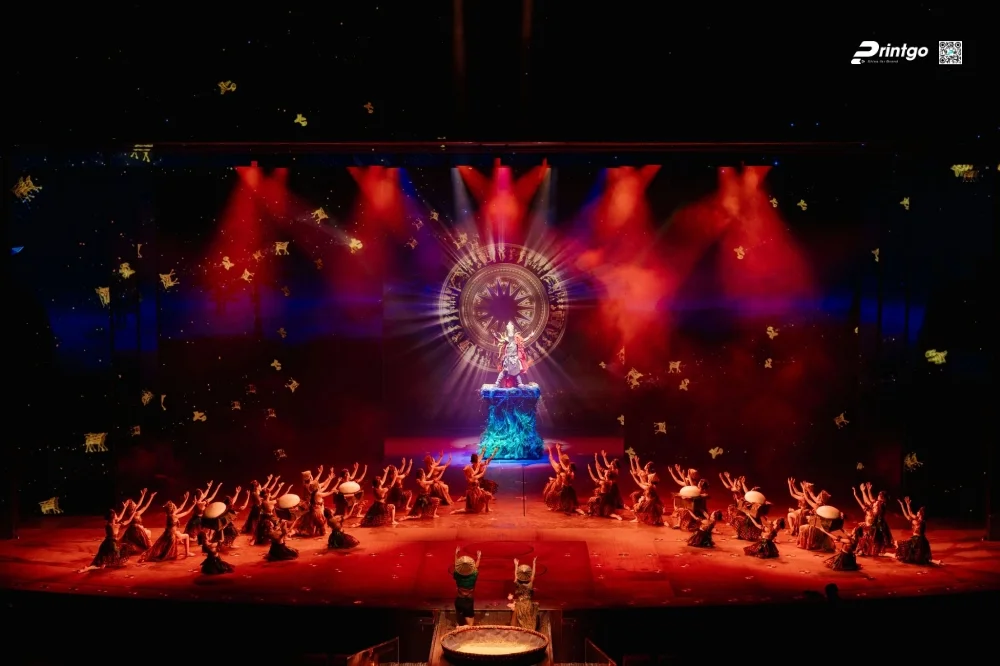 BST hộp bánh trung thu lấy cảm hứng từ show diễn "Đất Nước Thiên Hùng Ca" đang được trình diễn tại Nhà hát Ocean City
