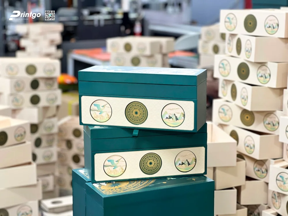 Một số hình ảnh trong quá trình sản xuất bst hộp bánh trung thu của Vinpearl 