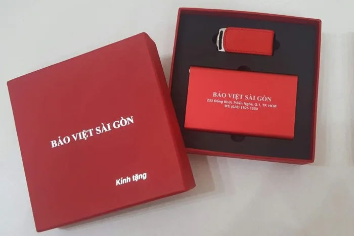 Giftset sạc dự phòng và USB