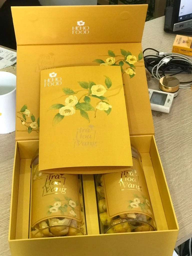 Chi tiết bên trong hộp Trà hoa vàng