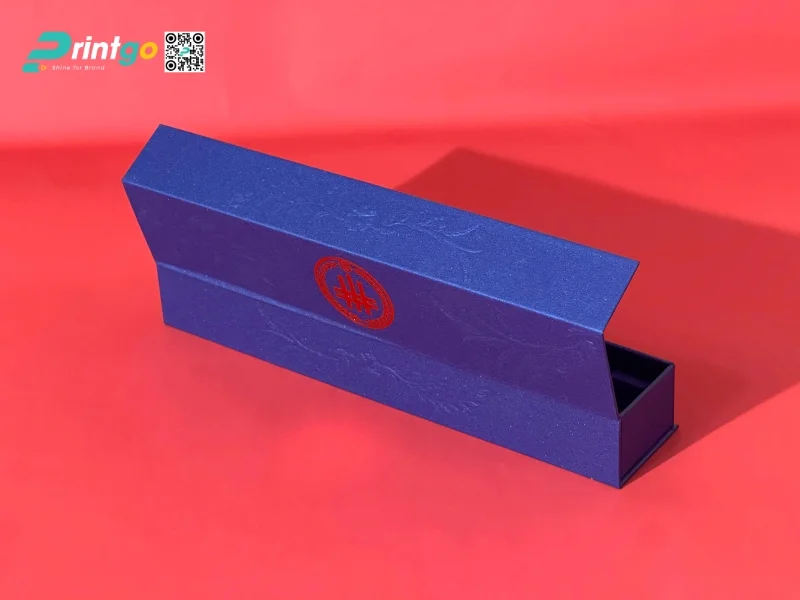 In hộp cứng nắp lật nam châm đựng đũa gia công tinh xảo ấn tượng 