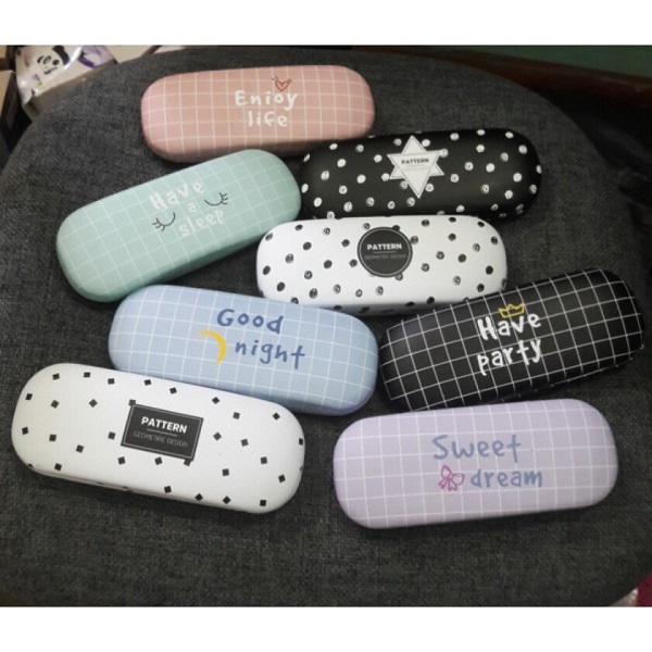 Top 10+ mẫu hộp đựng kính sành điệu, phong cách, trẻ trung mà giới trẻ yêu thích Top 10+ mẫu hộp đựng kính sành điệu, phong cách, trẻ trung mà giới trẻ yêu thích