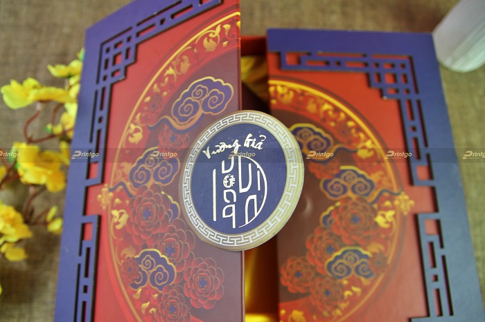 Thiết kế và in ấn hộp đựng quà Tết cho thương hiệu bánh dứa Singapore Vương Giả Thiết kế và in ấn hộp đựng quà Tết cho thương hiệu bánh dứa Singapore Vương Giả