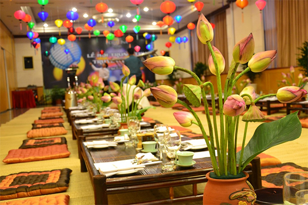 Hướng dẫn cách trang trí đèn Trung thu đẹp và bắt mắt phù hợp từng địa điểm Hướng dẫn cách trang trí đèn Trung thu đẹp và bắt mắt phù hợp từng địa điểm