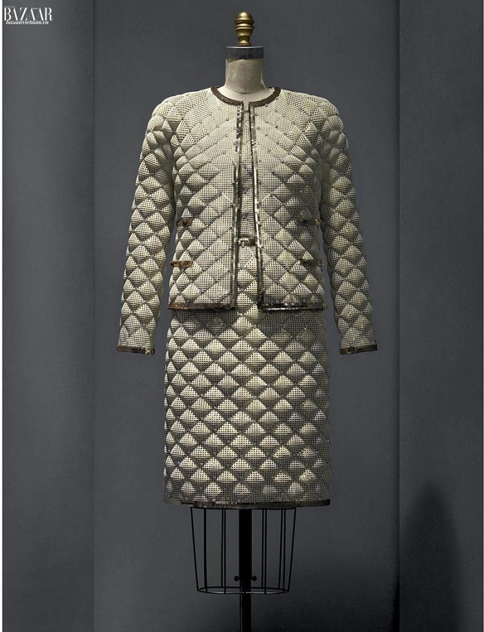 Một bộ suit của Chanel được dệt nên bằng kỹ thuật in 3D