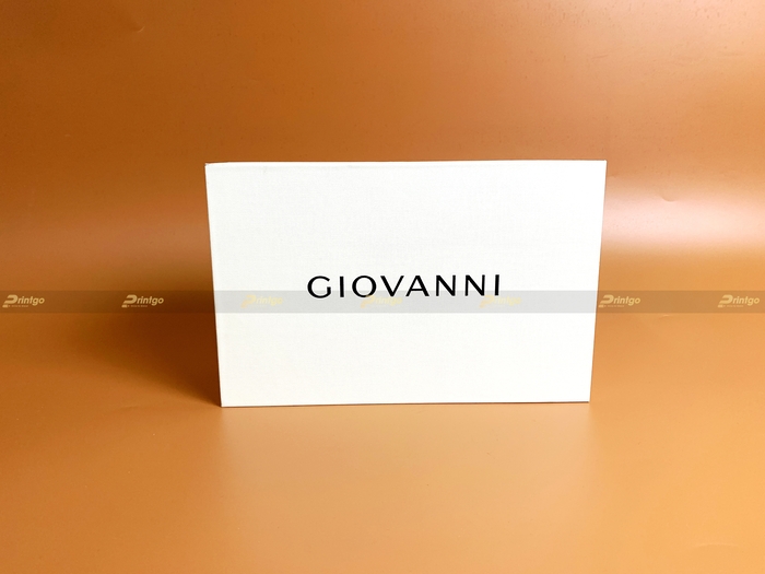 Hộp cứng đựng sản phẩm của Giovanni