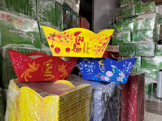 Tổng hợp những mẫu khay thuyền đựng quà tết sang trọng và đẹp mắt 2025 