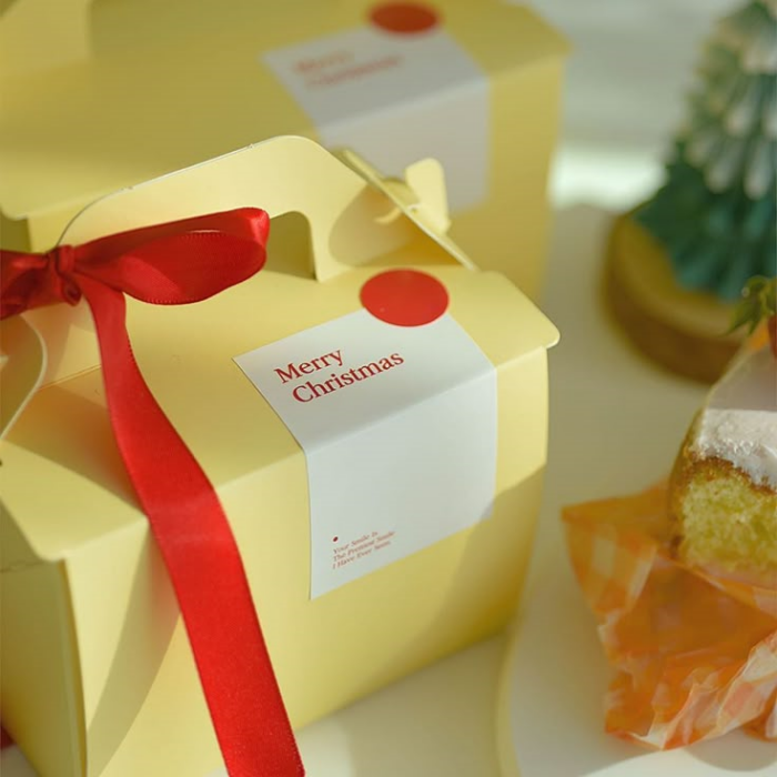 Hộp giấy có quai xách - Giải pháp tiện lợi cho đóng gói chuyên nghiệp Hộp giấy có quai xách - Giải pháp tiện lợi cho đóng gói chuyên nghiệp