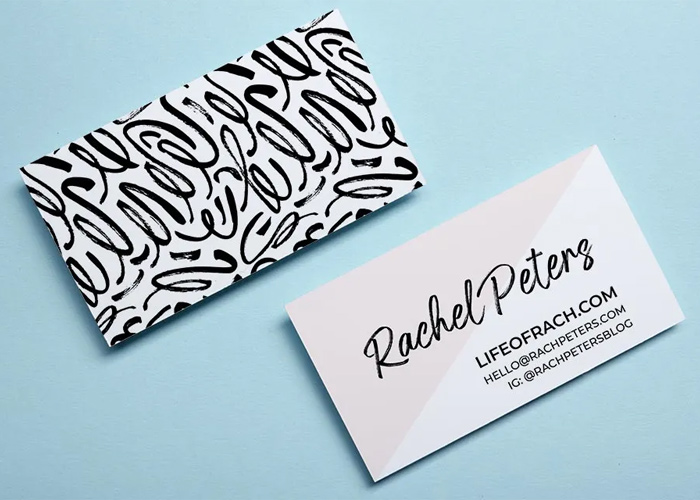 Font chữ thiết kế name card cần dễ nhìn ở kích thước nhỏ