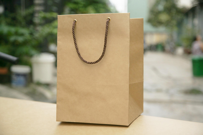 túi giấy đáy vuông có quai