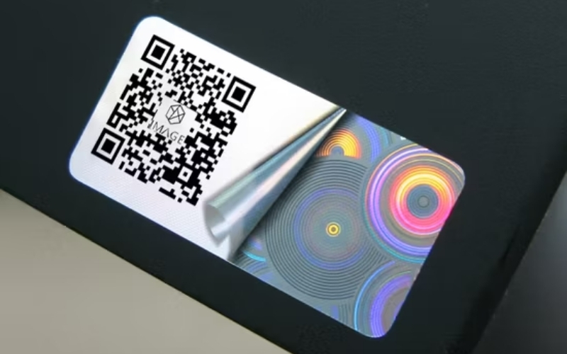 Mẫu tem chống hàng giả Hologram tích hợp QR code/serial Mẫu tem chống hàng giả Hologram tích hợp QR code/serial