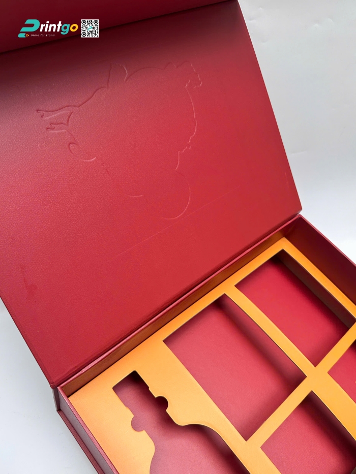 Mặt trong của hộp quà tết sử dụng gia công cán vân trên giấy của Printgo Mặt trong của hộp quà tết sử dụng gia công cán vân trên giấy của Printgo