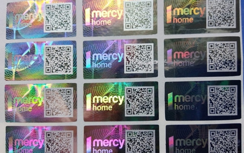 Mẫu tem chống hàng giả Hologram tích hợp QR code/serial Mẫu tem chống hàng giả Hologram tích hợp QR code/serial