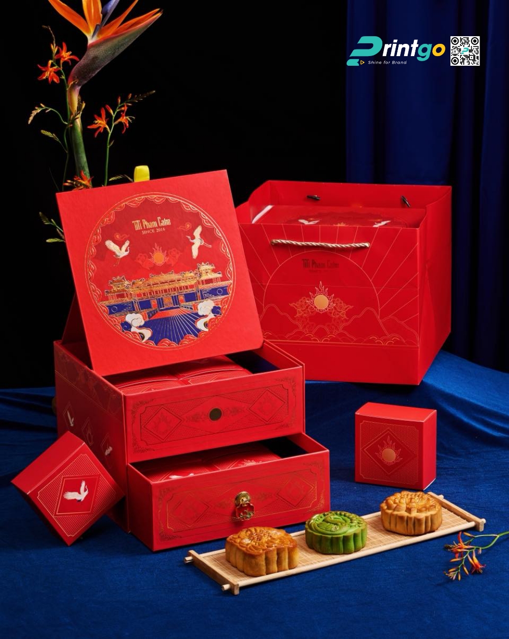 Với "Nguyệt Đình", quy cách hộp bánh trung thu 2 tầng có nắp trượt Với "Nguyệt Đình", quy cách hộp bánh trung thu 2 tầng có nắp trượt