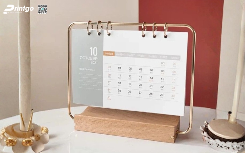 Mẫu lịch để bàn độc đáo khung kim loại Mẫu lịch để bàn độc đáo khung kim loại