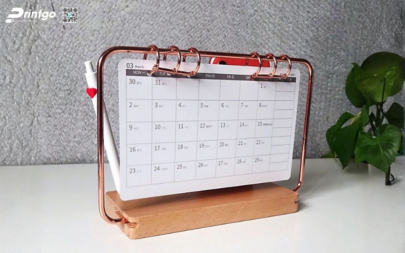 Mẫu lịch để bàn độc đáo khung kim loại Mẫu lịch để bàn độc đáo khung kim loại