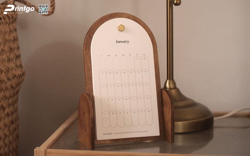 Mẫu lịch để bàn độc đáo đế gỗ Mẫu lịch để bàn độc đáo đế gỗ