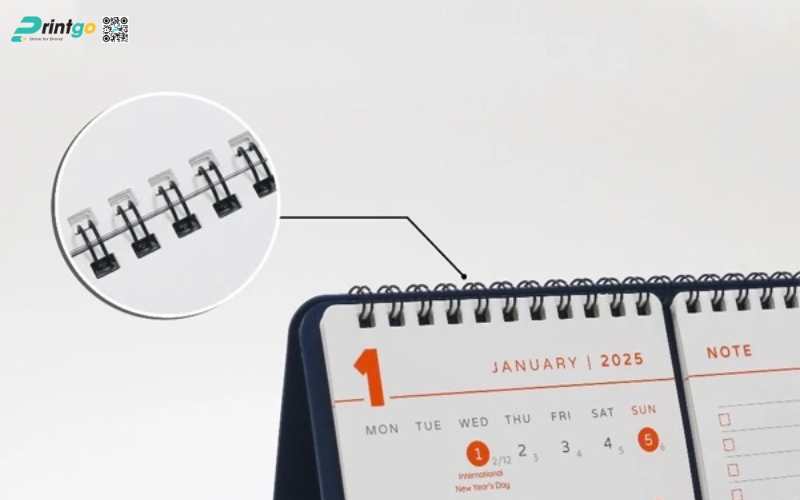 Phụ kiện đi kèm lịch bàn chữ M Phụ kiện đi kèm lịch bàn chữ M