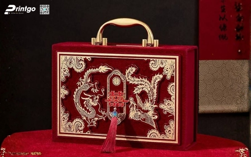 Mẫu hộp quà tết bọc nhung có quai xách Mẫu hộp quà tết bọc nhung có quai xách