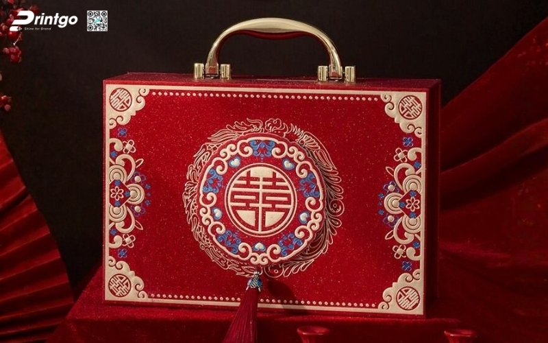 Mẫu hộp quà tết bọc nhung có quai xách Mẫu hộp quà tết bọc nhung có quai xách