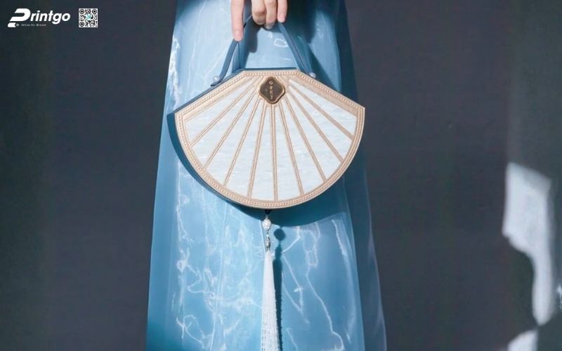 Hộp quà tết độc đáo hình quạt lạ mắt Hộp quà tết độc đáo hình quạt lạ mắt