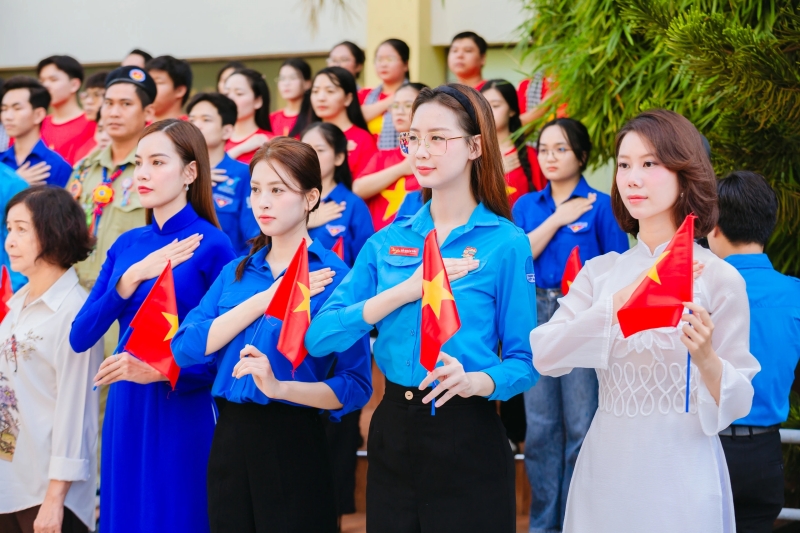 Giáo dục lý tưởng và trách nhiệm cho thế hệ trẻ Giáo dục lý tưởng và trách nhiệm cho thế hệ trẻ